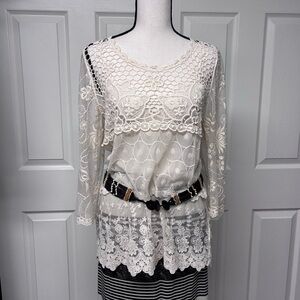 NWOT Zara open sheer lace 3/4 sleeve hip  length top. Off White. Size L.